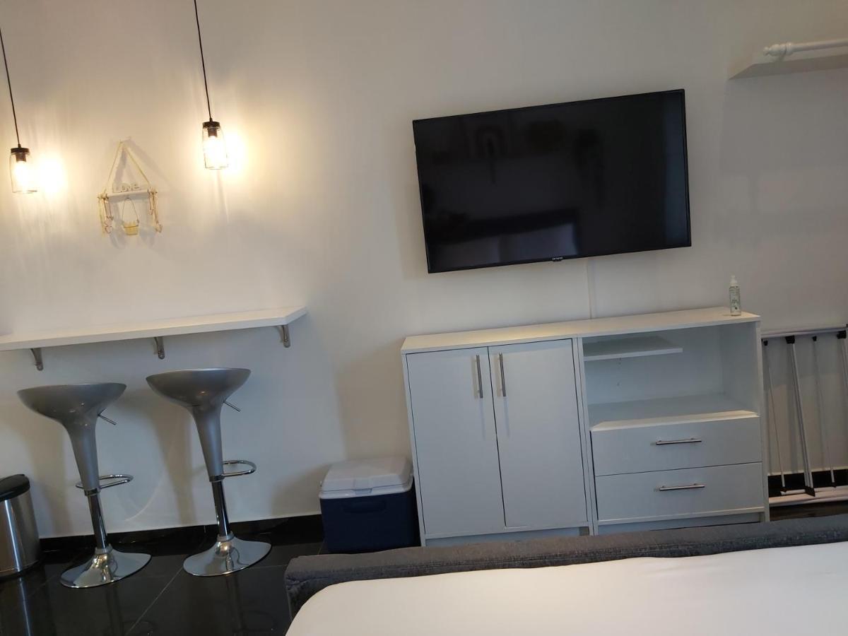 Kdf Apartments Willemstad Extérieur photo